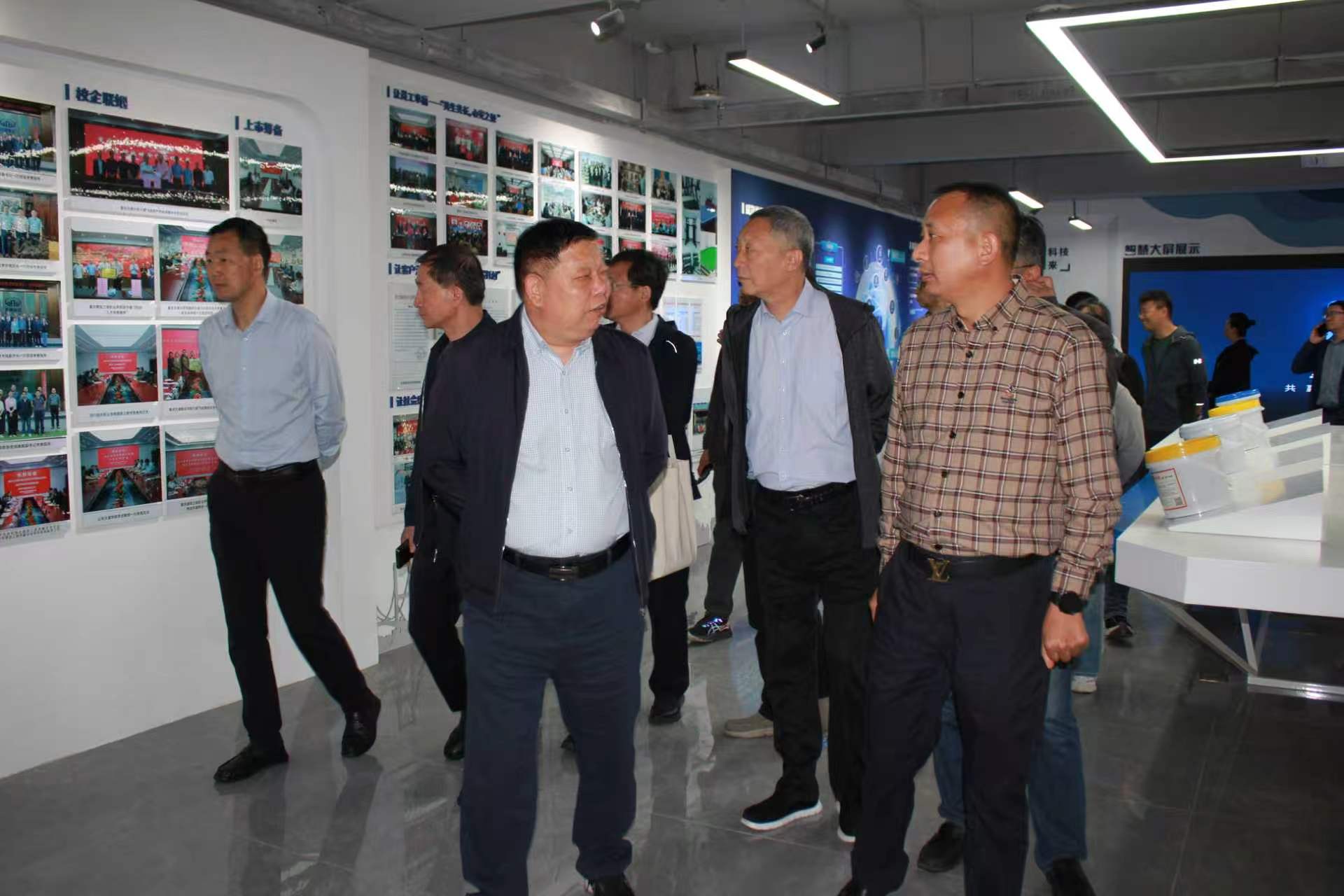 简讯-河南检测协会来渝开展调研交流1.jpg